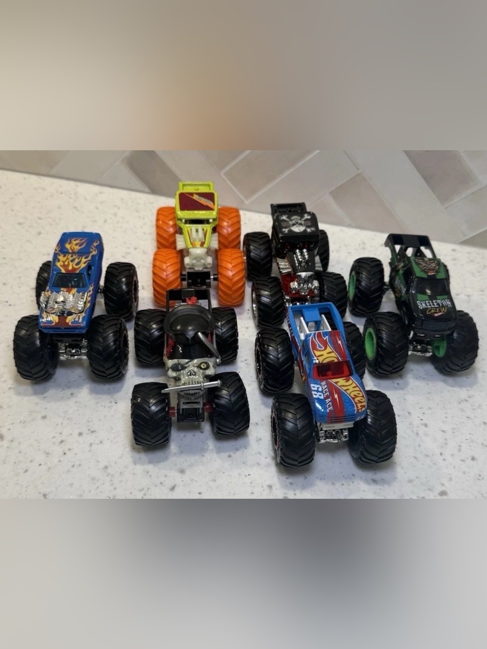 Hot Wheels Monster Trucks~ Lot Of 6 - Bone
Shaker - Glow In The Dark